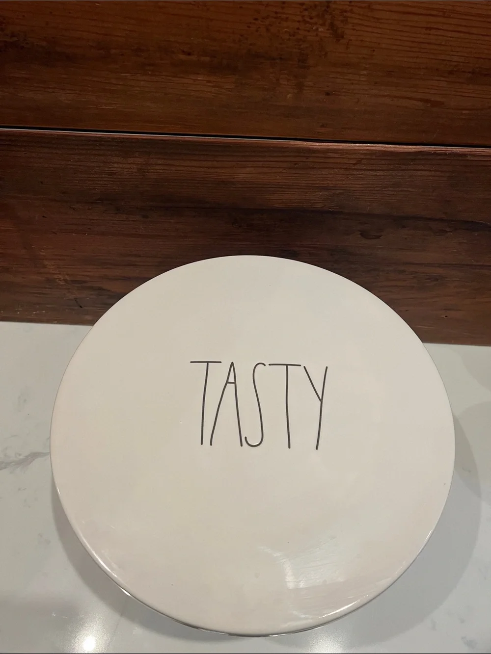 🔥‼️Rae Dunn White Ceramic Cake Stand with 'TASTY' Lettering‼️🔥